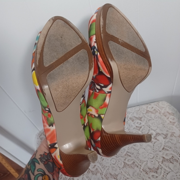 Nine West Peep Toe Pumps - Picture 8 of 11